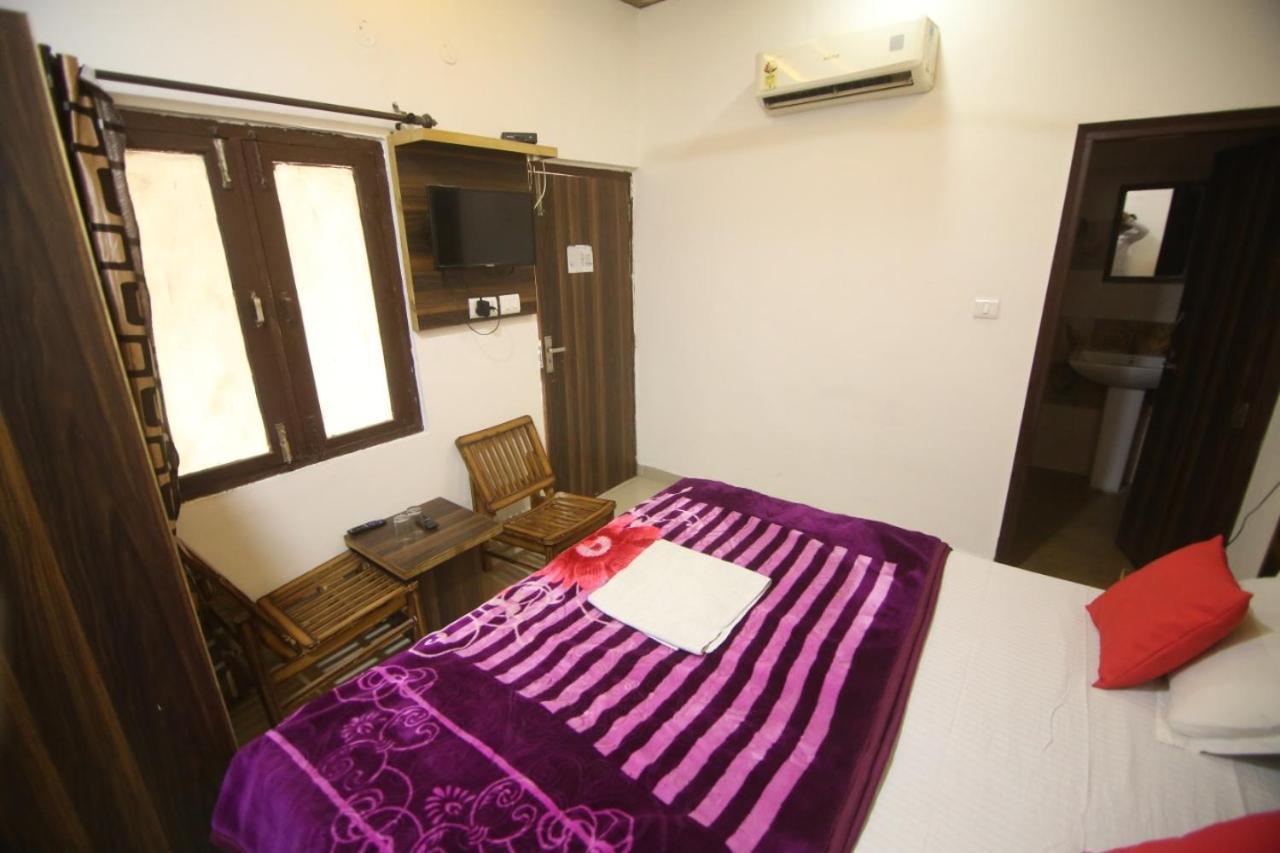 Hotel Amron45 Chandīgarh Zewnętrze zdjęcie