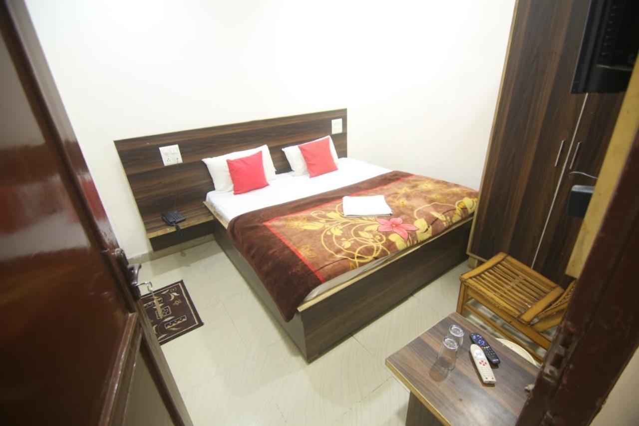 Hotel Amron45 Chandīgarh Zewnętrze zdjęcie