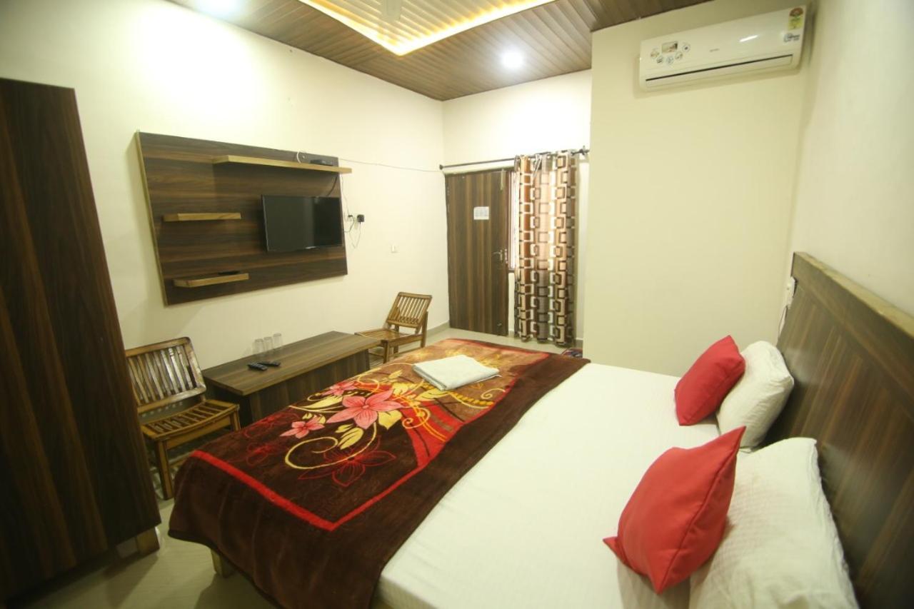 Hotel Amron45 Chandīgarh Zewnętrze zdjęcie